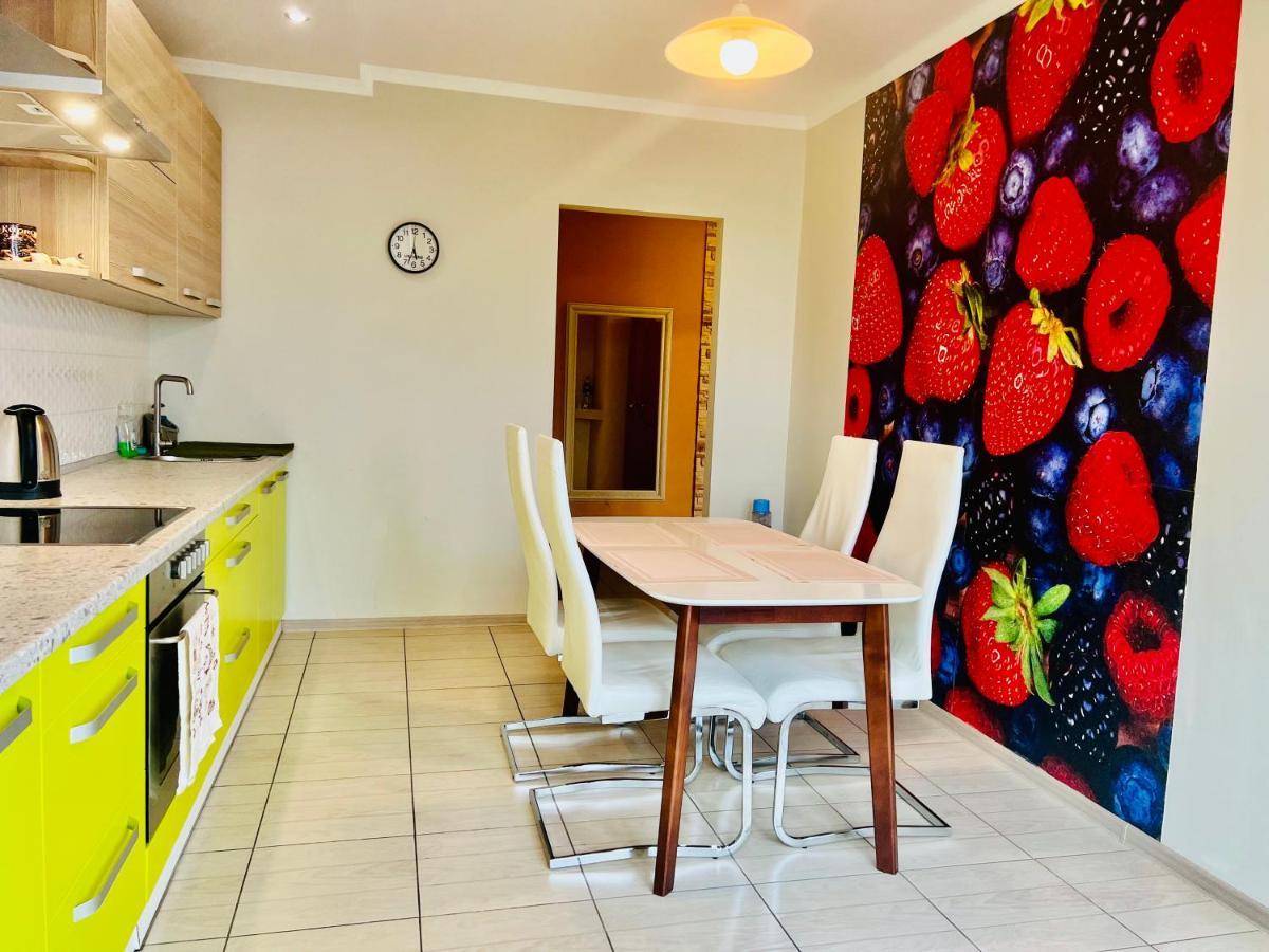 Apartaments Sichovyh Strilciv 68A Ивано-Франковск Экстерьер фото